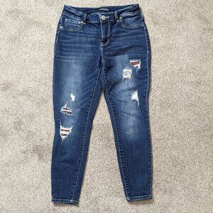 Women's MAURICES Mid-Rise Distressed Denim Jeans w Red Plaid; Size S Short